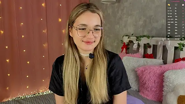 Snapshot of vivyboo111 chatting on February 2, 2026, 7:23 pm vivyboo111 online show from February 2, 2026, 7:23 pm