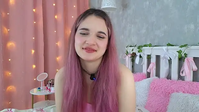 vivyboo111 online show from May 19, 2026, 8:59 pm