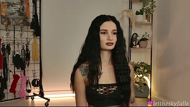 lettheskyfallx online show from March 18, 2026, 1:53 am