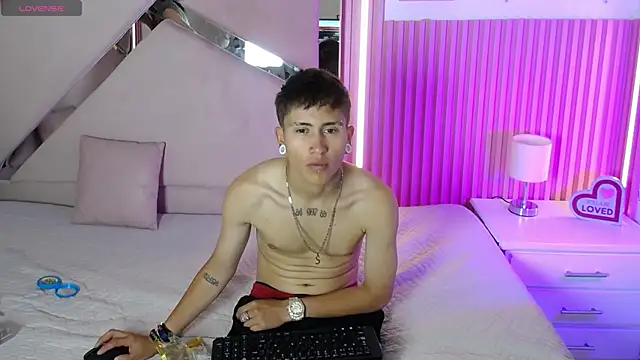 Snapshot of oblivionlove chatting on October 4, 2025, 2:15 pm oblivionlove online show from October 4, 2025, 2:15 pm