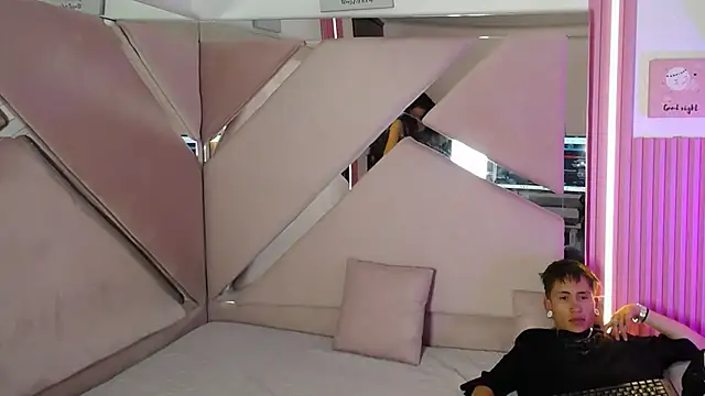 Snapshot of oblivionlove chatting on October 6, 2025, 7:55 pm oblivionlove online show from October 6, 2025, 7:55 pm