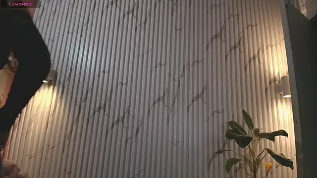 Snapshot of Missdionne_curly chatting on September 27, 2025, 11:15 am Missdionne curly online show from September 27, 2025, 11:15 am