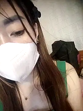 Snapshot of zuzuuLy chatting on November 12, 2025, 4:51 pm zuzuuLy online show from November 12, 2025, 4:51 pm