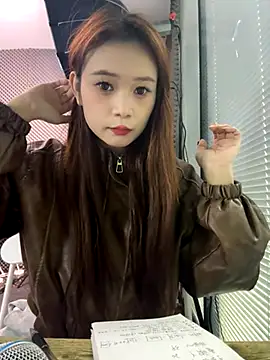 YY-27 online show from November 4, 2025, 4:22 am