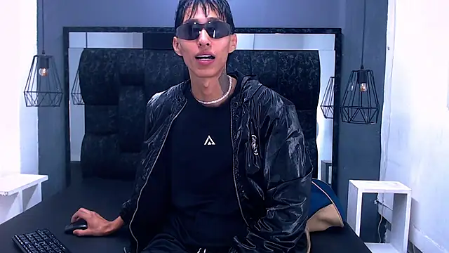 Snapshot of Daniel_delux_ chatting on October 28, 2025, 12:19 pm Daniel delux online show from October 28, 2025, 12:19 pm