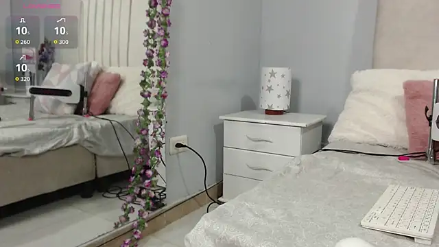 Snapshot of AmandaaWats chatting on October 31, 2025, 8:32 pm AmandaaWats online show from October 31, 2025, 8:32 pm