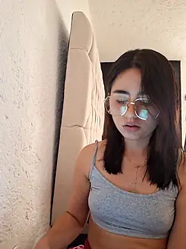 Akane24 online show from October 7, 2025, 4:48 pm