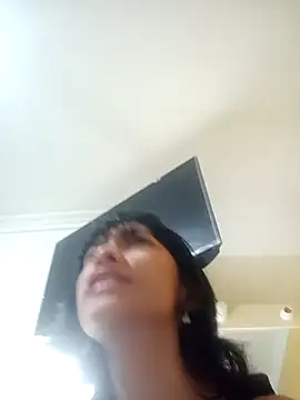 Snapshot of xoxo_milk chatting on October 7, 2025, 4:48 pm xoxo milk online show from October 7, 2025, 4:48 pm