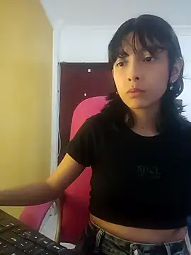 Snapshot of xoxo_milk chatting on October 30, 2025, 4:19 pm xoxo milk online show from October 30, 2025, 4:19 pm