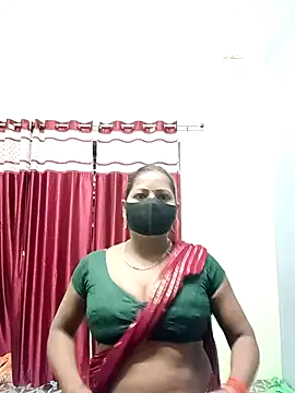 Snapshot of School_medam chatting on October 7, 2025, 11:24 pm School medam online show from October 7, 2025, 11:24 pm