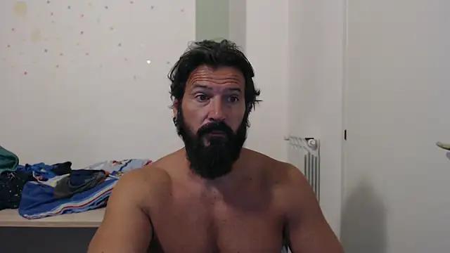 Snapshot of muscoloporco chatting on October 2, 2025, 5:20 pm muscoloporco online show from October 2, 2025, 5:20 pm