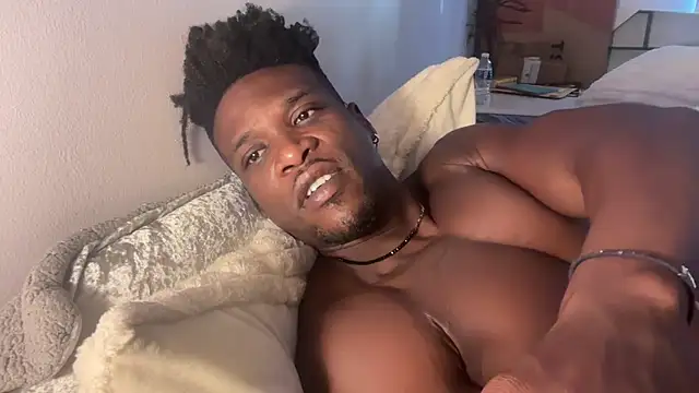 Snapshot of MrDaddyBlackNi9e chatting on September 24, 2025, 1:25 pm MrDaddyBlackNi9e online show from September 24, 2025, 1:25 pm