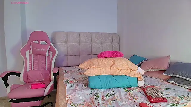 Julieta Rose19 online show from March 19, 2026, 2:48 am