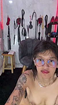 Snapshot of AriadneNort chatting on June 7, 2026, 6:33 pm AriadneNort online show from June 7, 2026, 6:33 pm