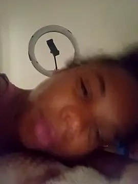 PrettahSantos online show from September 29, 2025, 2:00 pm