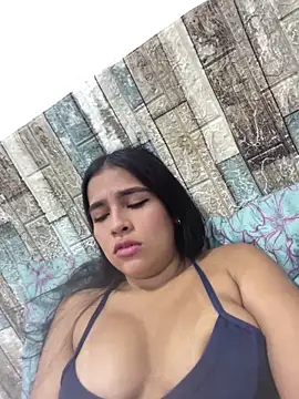 Snapshot of Valery_lux16 chatting on October 5, 2025, 10:35 am Valery lux16 online show from October 5, 2025, 10:35 am