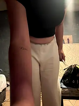 Snapshot of Lolalopez746 chatting on September 21, 2025, 12:01 am Lolalopez746 online show from September 21, 2025, 12:01 am