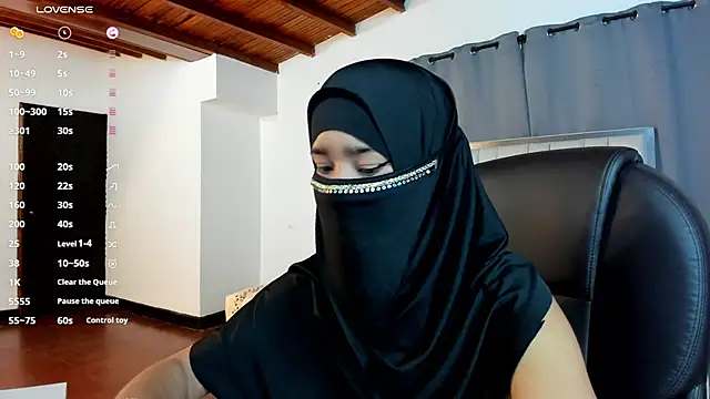 Snapshot of kalila_latif chatting on October 10, 2025, 2:32 am kalila latif online show from October 10, 2025, 2:32 am