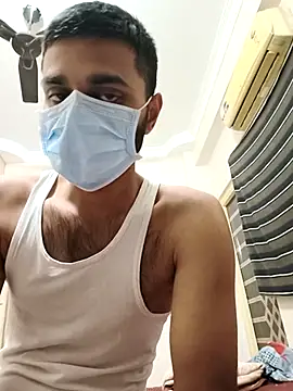 Charm Queen online show from February 12, 2026, 4:57 pm