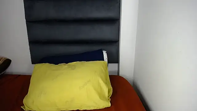 Juiceybileh online show from November 28, 2025, 8:22 pm