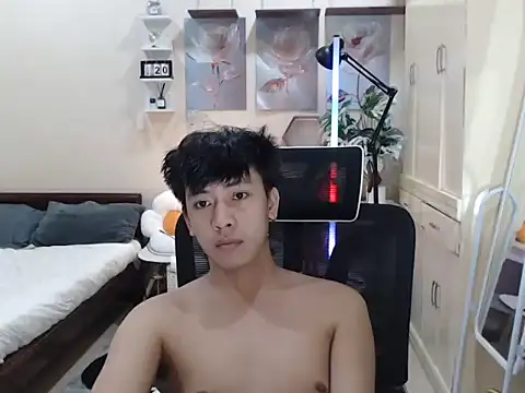 niel cumshow online show from November 24, 2025, 5:01 pm