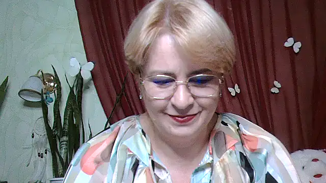 Snapshot of Selena-Velvet chatting on November 1, 2025, 1:35 pm Selena-Velvet online show from November 1, 2025, 1:35 pm