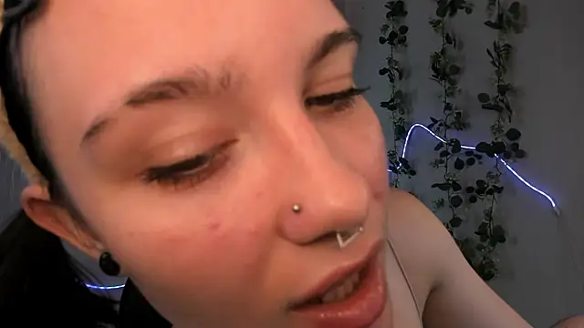 Snapshot of Elastikisss chatting on July 6, 2026, 5:48 am Elastikisss online show from July 6, 2026, 5:48 am