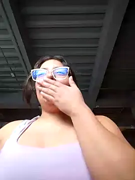 Snapshot of Pao_Ly chatting on July 19, 2026, 2:21 pm Pao Ly online show from July 19, 2026, 2:21 pm