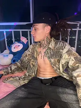 Snapshot of Craxxx69 chatting on October 24, 2025, 6:32 am Craxxx69 online show from October 24, 2025, 6:32 am