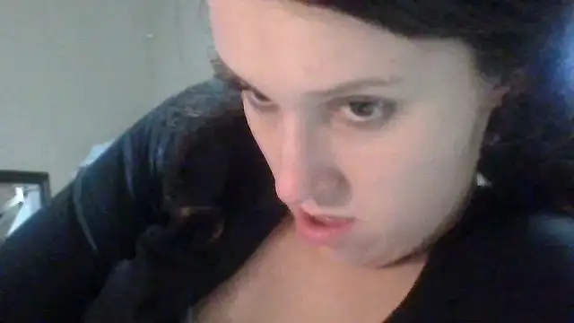 brunettebabexo3 online show from October 28, 2025, 8:11 pm