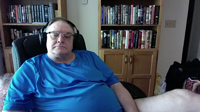 Vinyl22xh online show from July 14, 2026, 6:02 pm