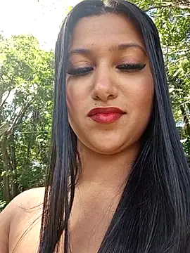 graziele00 online show from May 12, 2026, 4:48 pm