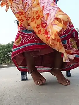 Snapshot of reya743 chatting on December 22, 2025, 10:12 am reya743 online show from December 22, 2025, 10:12 am