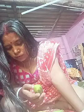 Snapshot of reya743 chatting on February 6, 2026, 12:04 am reya743 online show from February 6, 2026, 12:04 am