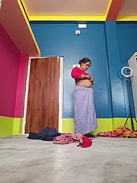 Snapshot of reya743 chatting on February 27, 2026, 8:58 am reya743 online show from February 27, 2026, 8:58 am