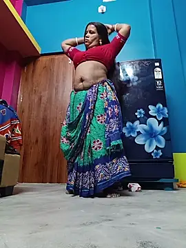 Snapshot of reya743 chatting on March 6, 2026, 11:56 pm reya743 online show from March 6, 2026, 11:56 pm