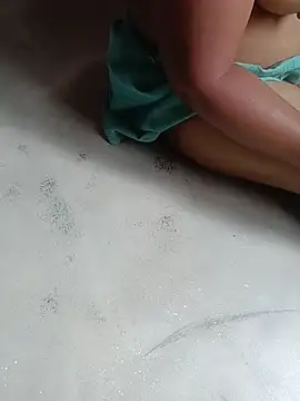 Snapshot of reya743 chatting on April 5, 2026, 9:50 am reya743 online show from April 5, 2026, 9:50 am