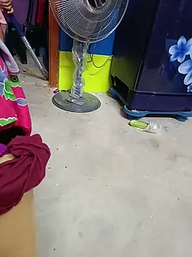 Snapshot of reya743 chatting on April 10, 2026, 11:42 pm reya743 online show from April 10, 2026, 11:42 pm