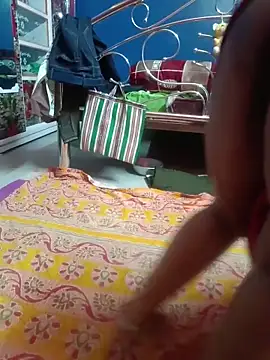 Snapshot of reya743 chatting on April 11, 2026, 4:44 pm reya743 online show from April 11, 2026, 4:44 pm