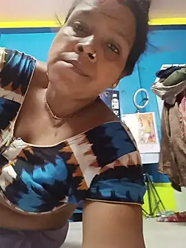 Snapshot of reya743 chatting on April 14, 2026, 4:57 pm reya743 online show from April 14, 2026, 4:57 pm