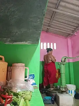 Snapshot of reya743 chatting on April 16, 2026, 8:15 am reya743 online show from April 16, 2026, 8:15 am