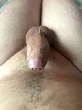 Snapshot of Andrew150394 chatting on October 15, 2025, 6:24 am Andrew150394 online show from October 15, 2025, 6:24 am