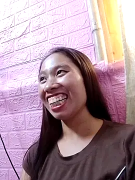 Snapshot of ruby-00 chatting on October 19, 2025, 4:35 am ruby-00 online show from October 19, 2025, 4:35 am