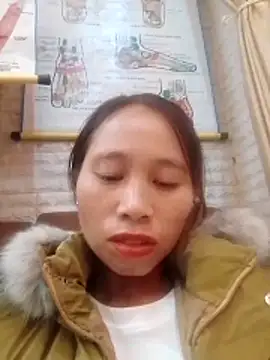 Snapshot of ruby-00 chatting on October 23, 2025, 10:47 am ruby-00 online show from October 23, 2025, 10:47 am