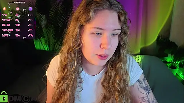 Snapshot of Elsie_Cutties chatting on May 25, 2026, 1:00 am Elsie Cutties online show from May 25, 2026, 1:00 am