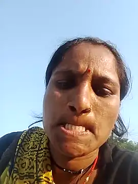 Pooja6060 online show from October 18, 2025, 10:49 am