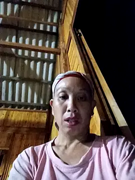 Snapshot of vtmbae chatting on October 3, 2025, 1:41 pm vtmbae online show from October 3, 2025, 1:41 pm