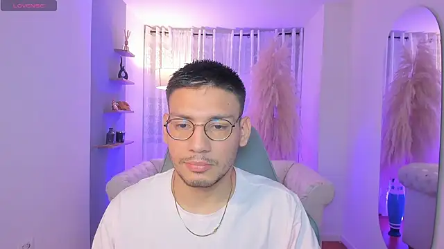 Snapshot of marcuswildx chatting on September 29, 2025, 8:13 pm marcuswildx online show from September 29, 2025, 8:13 pm