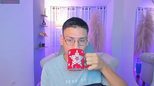 Snapshot of marcuswildx chatting on October 1, 2025, 11:27 am marcuswildx online show from October 1, 2025, 11:27 am