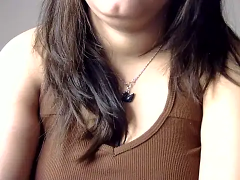 Snapshot of Aaliya02 chatting on November 10, 2025, 8:24 am Aaliya02 online show from November 10, 2025, 8:24 am